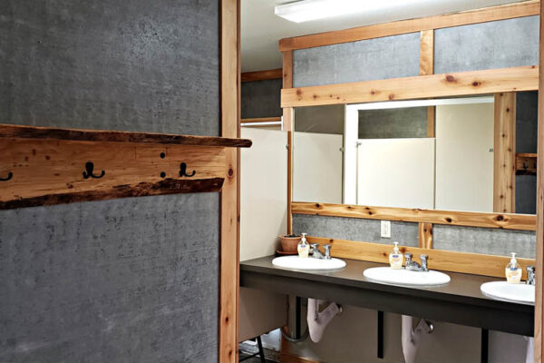 elwha-dam-rv-park-men-bathroom