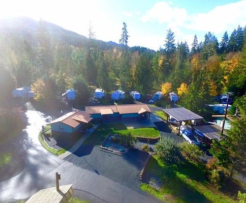 restrooms-clubhouse-and